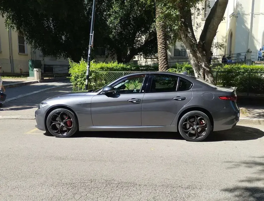 Usata Alfa Romeo Giulia Veloce 211 CV (155 kW) 2018 Grigio Berlina