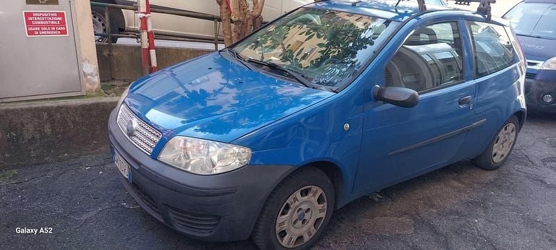 Usata Fiat Punto 60 CV (44 kW) 2005 Blu/azzurro Utilitaria