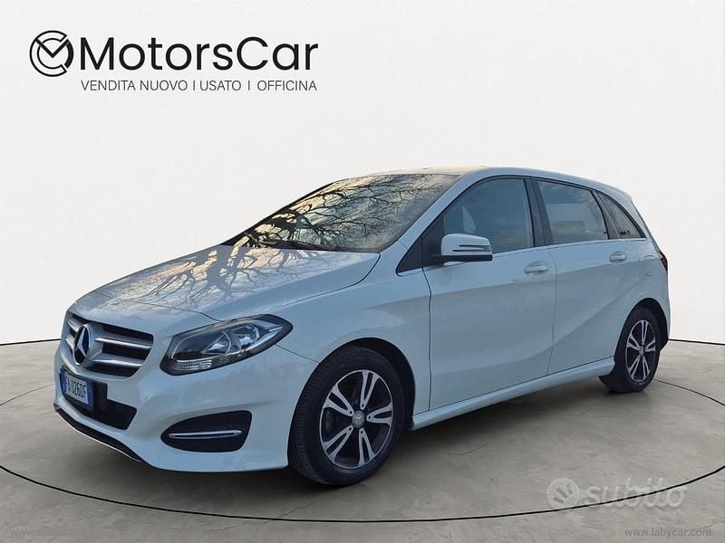 Usata Mercedes A180 109 CV (80 kW) 2015 Bianco Berlina