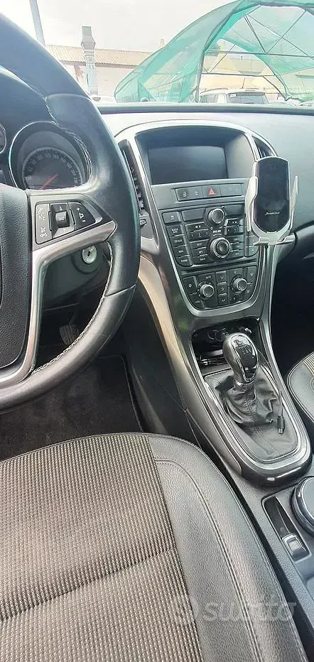 Usata Opel Astra 110 CV (80 kW) 2012 Grigio Berlina