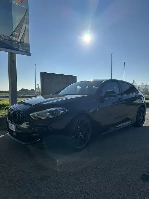 Usata BMW 116 M Sport 116 CV (85 kW) 2021 Nero Utilitaria