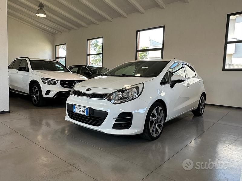 Usata Kia Rio 75 CV (55 kW) 2016 Bianco Utilitaria