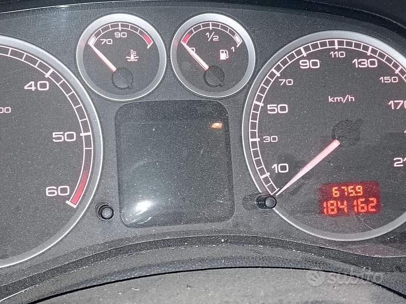 Usata Peugeot 307 107 CV (78 kW) 2002 Grigio Berlina