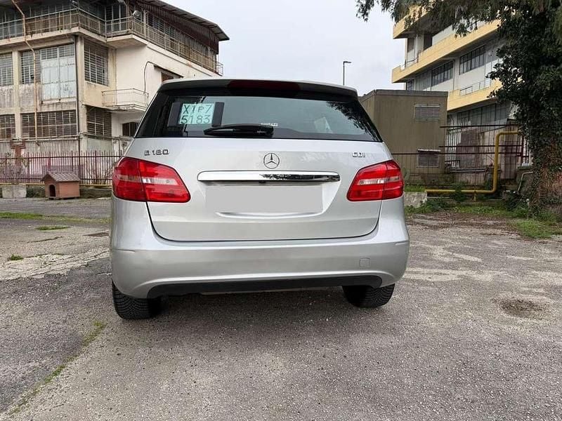 Usata Mercedes B180 Premium 109 CV (80 kW) 2013 Monovolume