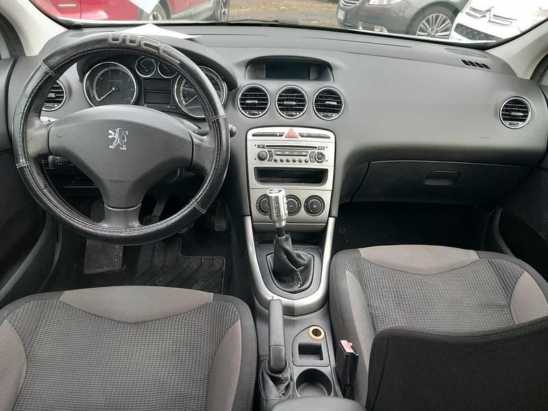Occasion Peugeot 308 120 ch (88 kW) 2008 Argent Berline