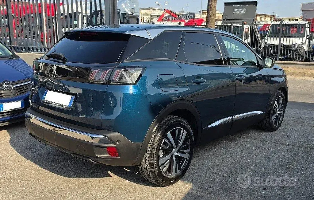 Usata Peugeot 3008 Allure 131 CV (96 kW) 2022 Bluazzurro SUV