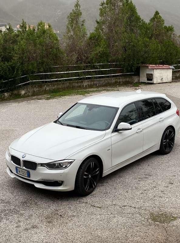 Usata BMW 320 Luxury Line 184 CV (135 kW) 2014 Bianco Station wagon
