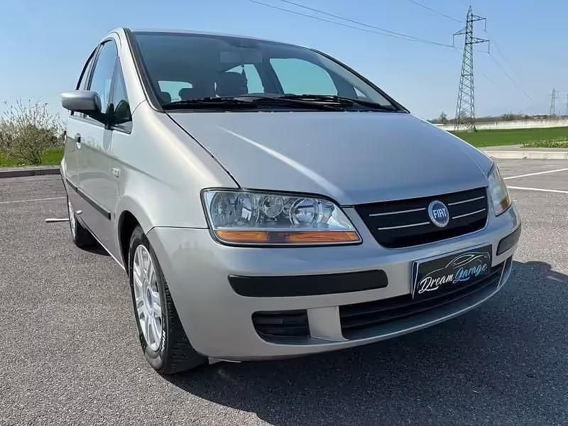 Usata Fiat Idea 69 CV (50 kW) 2006 Grigio Monovolume
