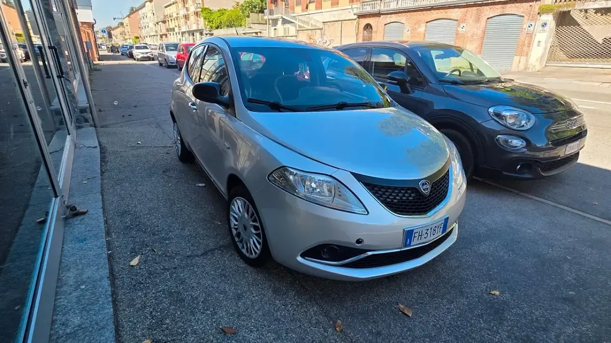 Usata Lancia Ypsilon S 95 CV (69 kW) 2017 Grigio Utilitaria