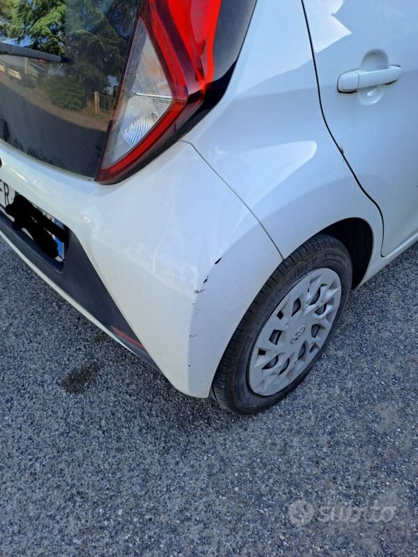 Bianco Usata 2018 Toyota Aygo Utilitaria | 8900 € (Ottimo prezzo) - Immagine 1/4