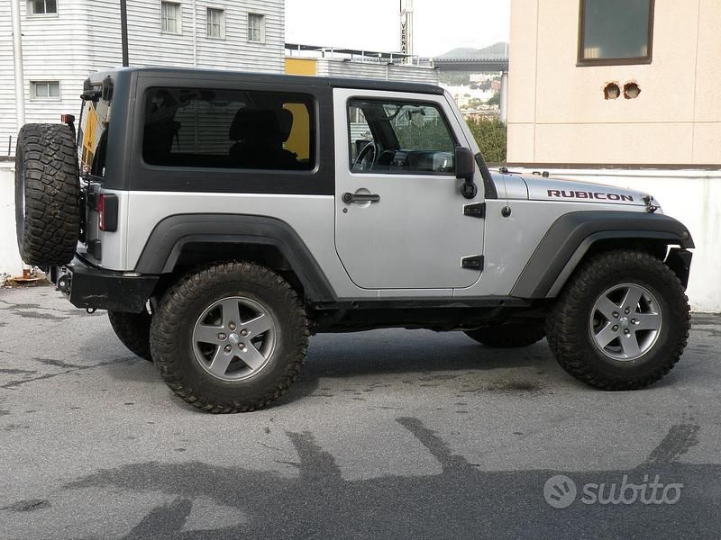 Usata Jeep Wrangler Rubicon 200 CV (147 kW) 2011 Argento SUV