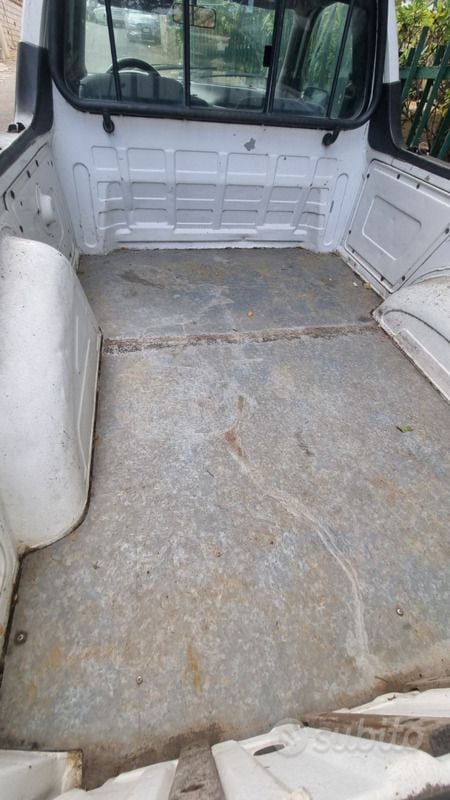 Usata Fiat Strada 70 CV (51 kW) 2001 Bianco Pick-up