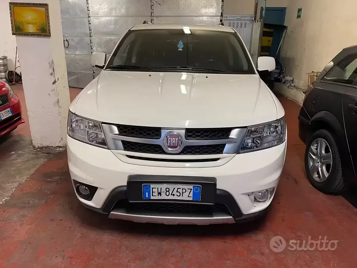 Usata Fiat Freemont Cross 170 CV (125 kW) 2014 Bianco SUV