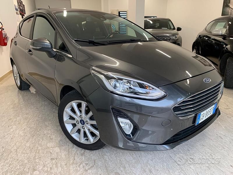 Usata Ford Fiesta Titanium 85 CV (62 kW) 2020 Grigio Berlina