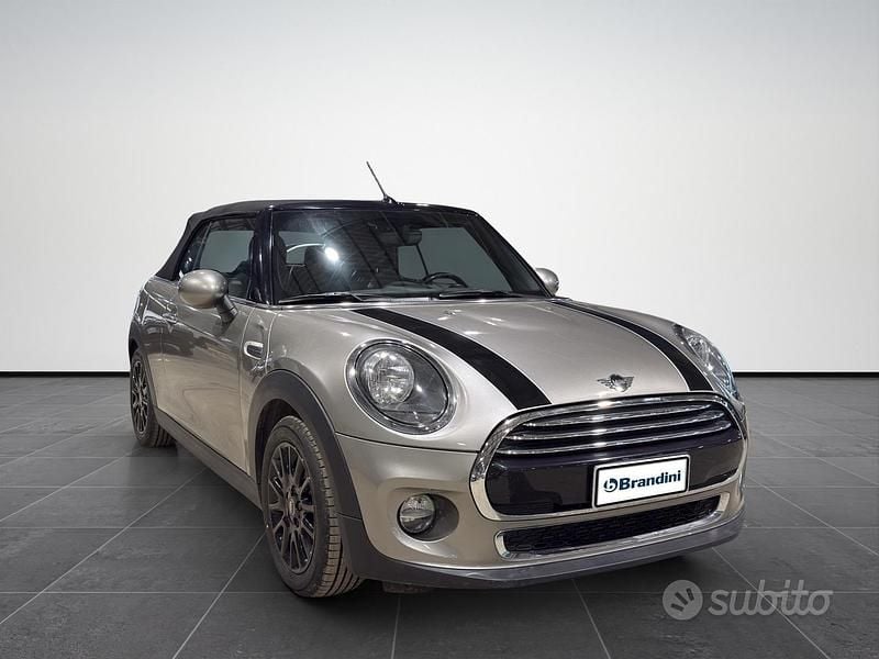 Usata Mini Cooper D Cabriolet 116 CV (85 kW) 2019 Grigio Cabrio