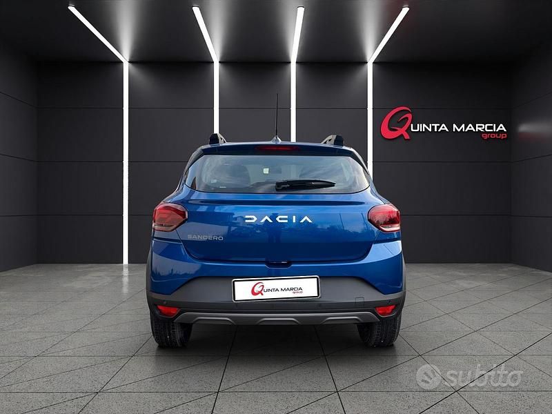 Neu Dacia Sandero Stepway 101 PS (74 kW) 2025 Blau Kleinwagen