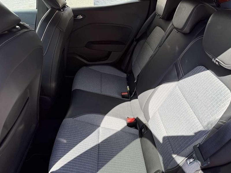 Usata Renault Clio V Techno 101 CV (74 kW) 2024 Berlina