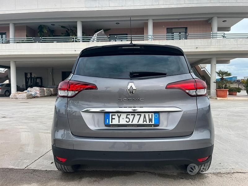 Usata Renault Scénic IV Initiale Paris 150 CV (110 kW) 2019 Grigio Monovolume