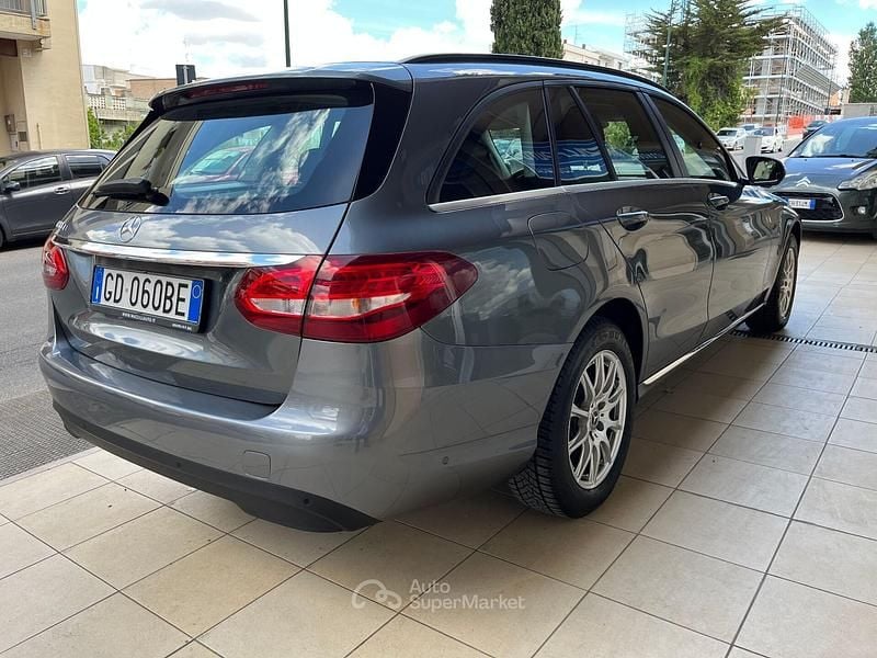 Usata Mercedes C200 Business 160 CV (117 kW) 2020 Grigio Station wagon