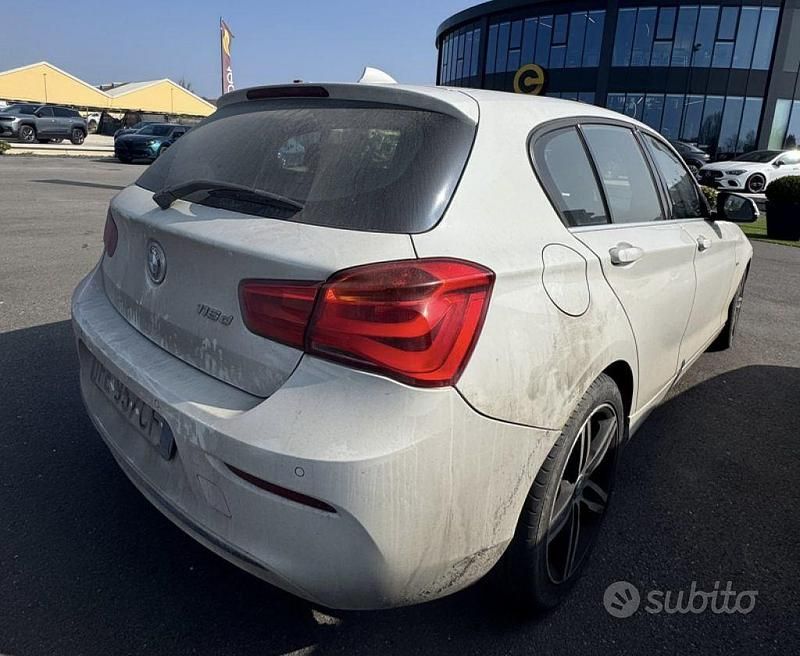Usata BMW 116 Sport Line 116 CV (85 kW) 2016 Bianco pastello Utilitaria