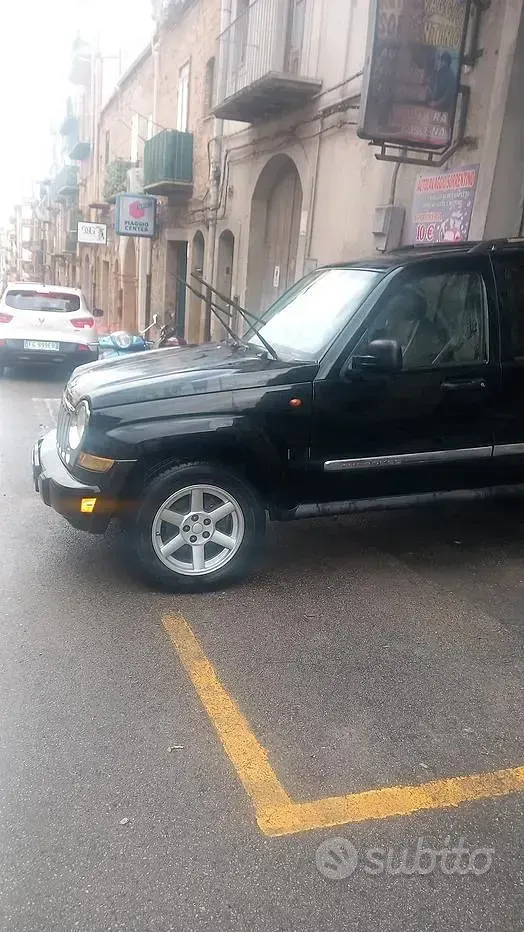 Usata Jeep Cherokee Limited 163 CV (119 kW) 2008 Nero SUV