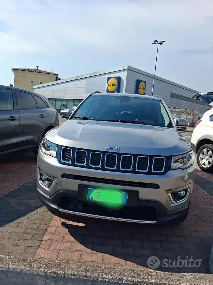 Usata Jeep Compass 140 CV (102 kW) 2018 Grigio SUV