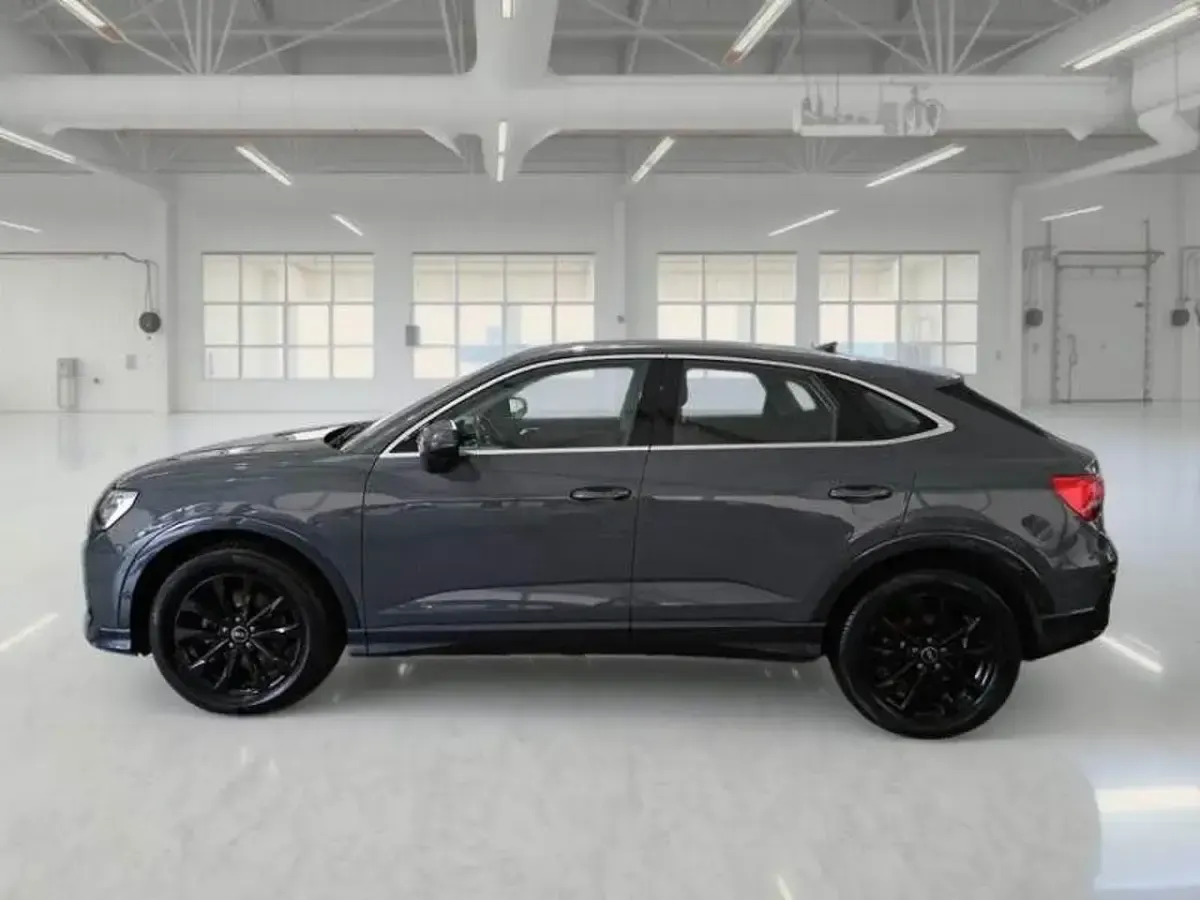 Usata Audi Q3 Premium 150 CV (110 kW) 2021 Grigio metallizzato SUV