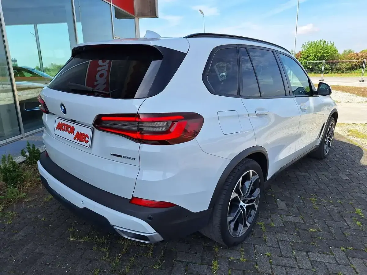 Usata BMW X5 Comfort Edition 231 CV (169 kW) 2022 Alpine white SUV