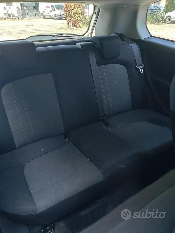 Usata Fiat Punto 77 CV (56 kW) 2013 Bianco Utilitaria
