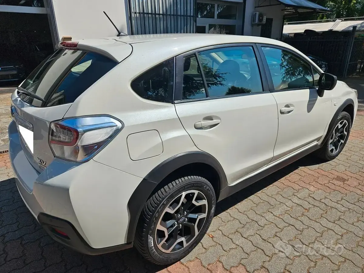Usata Subaru XV Style 147 CV (108 kW) 2016 Bianco SUV