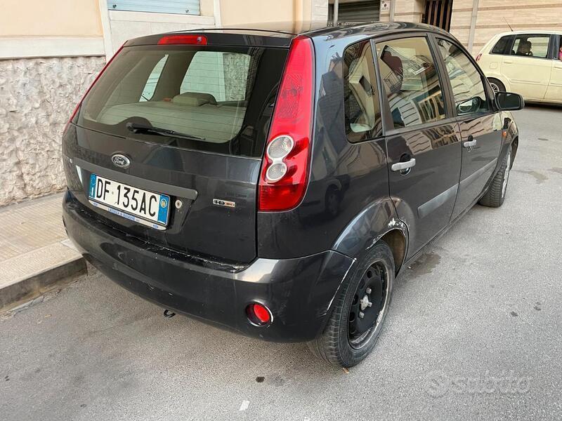 Usato 2006 Ford Fiesta 1.4 Diesel 68 CV (2.500 €)