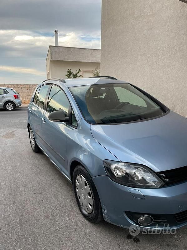Usata 2010 VW Golf Plus Cross Monovolume | 3500 € (Buon prezzo) - Immagine 1/4