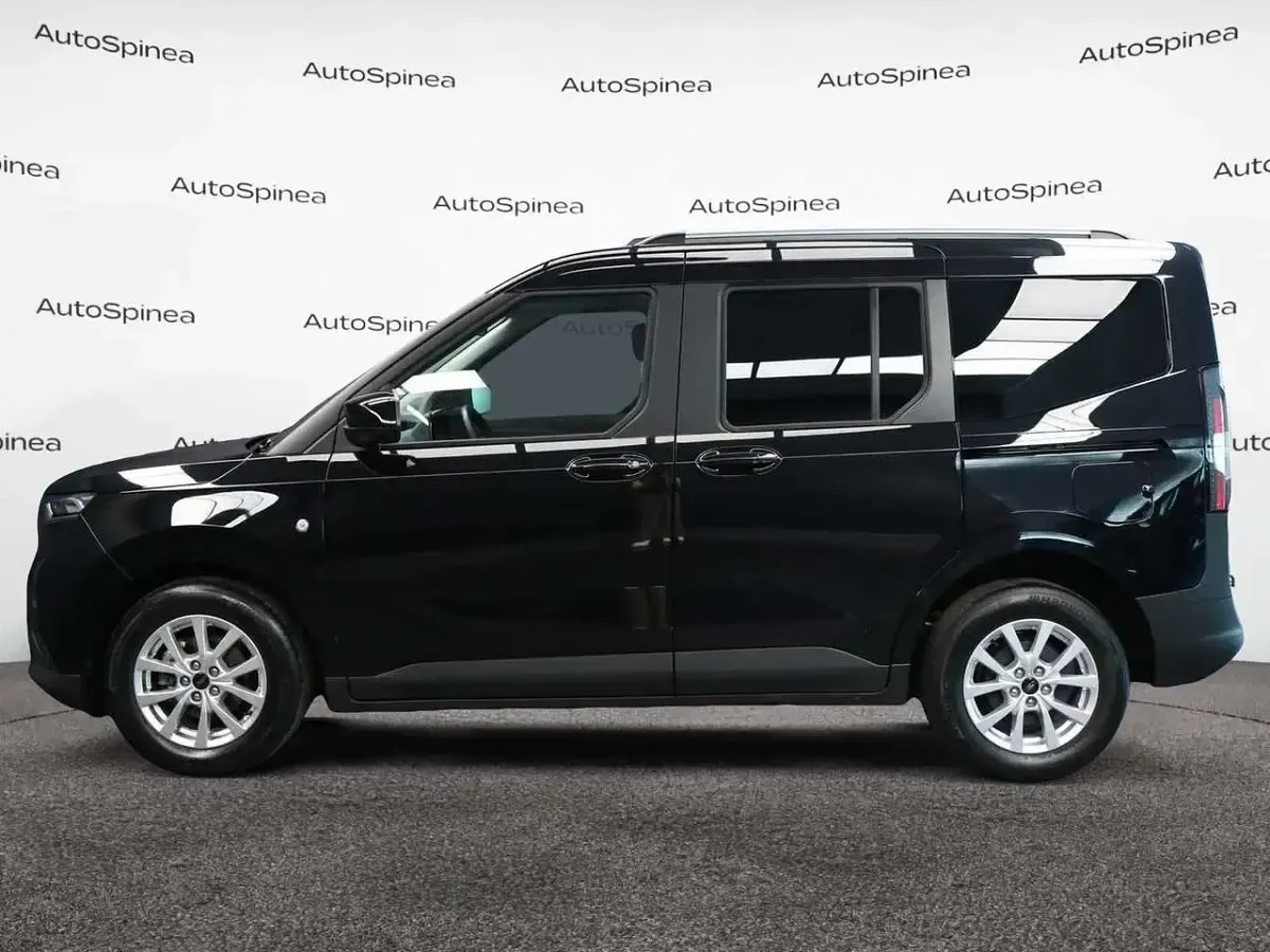 Usata Ford Tourneo Courier Titanium 125 CV (91 kW) 2025 Nero Monovolume