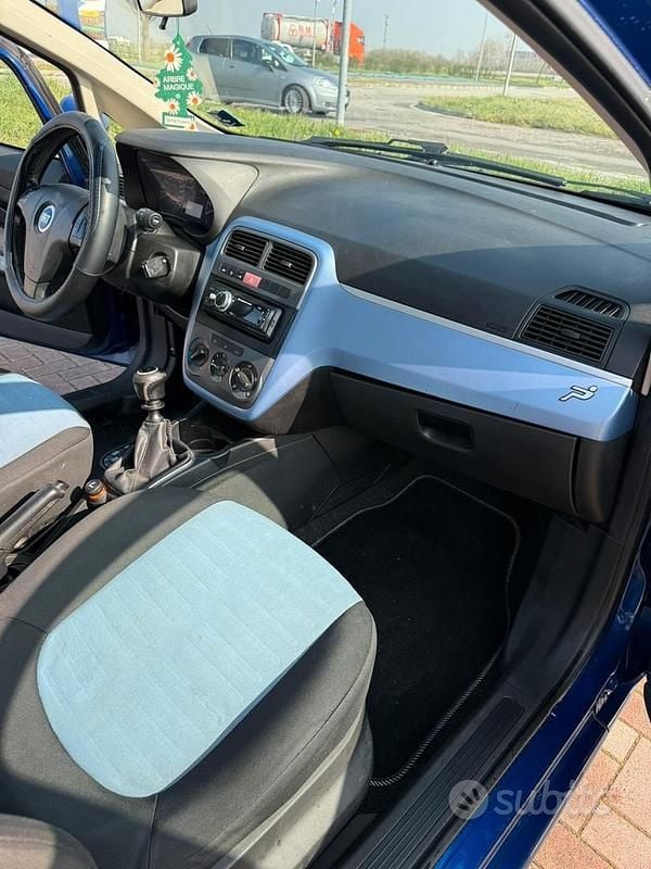 Usata Fiat Grande Punto 2005 Blu Utilitaria