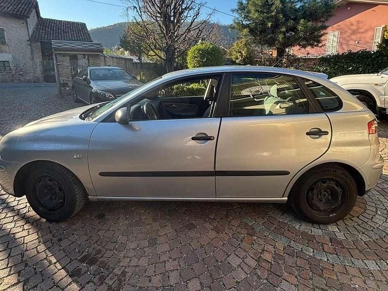 Usata Seat Ibiza Stella 64 CV (47 kW) 2003 Grigio Utilitaria