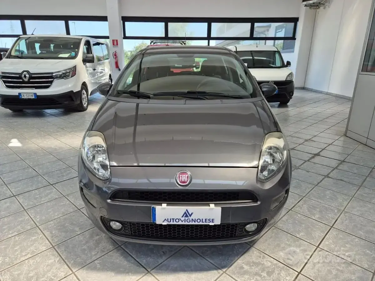 Usata Fiat Punto Street 77 CV (56 kW) 2017 Grigio Utilitaria