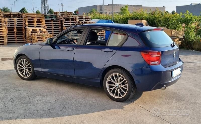 Usata BMW 118 143 CV (105 kW) 2014 Blu Utilitaria