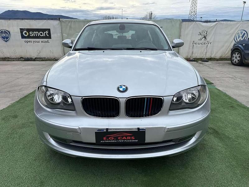 Usata BMW 120 177 CV (130 kW) 2009 Argento Utilitaria