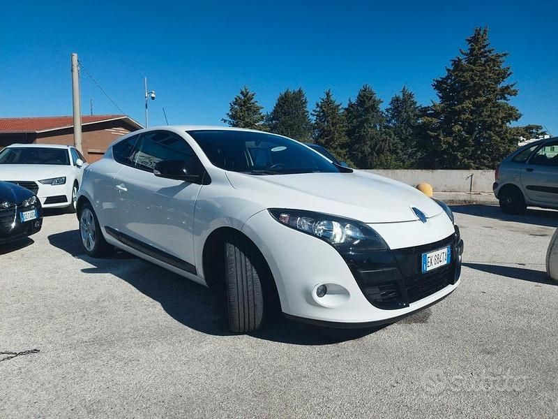 Usata Renault Mégane Coupé 90 CV (66 kW) 2011 Bianco Coupé