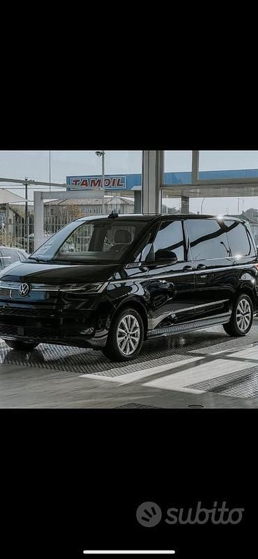 Nero Usata 2024 VW Multivan Style Furgone | 57.500 € (Cara) - Immagine 1/4