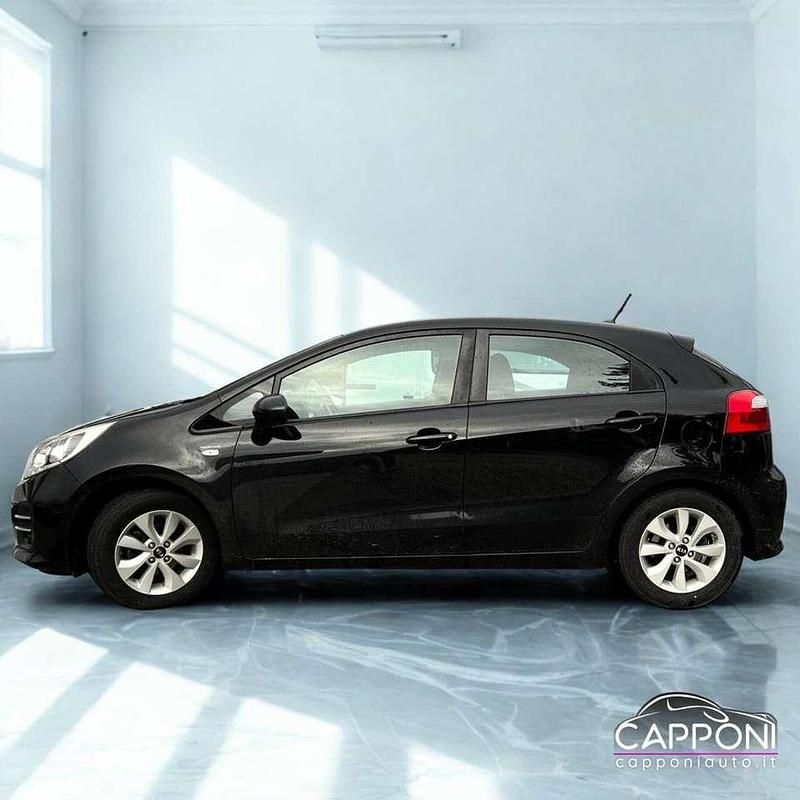 Usata Kia Rio Active 75 CV (55 kW) 2017 Nero Berlina