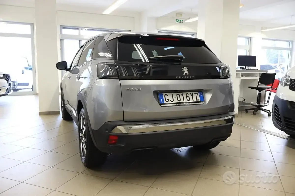 Usata Peugeot 3008 Allure 131 CV (96 kW) 2022 Grigio SUV