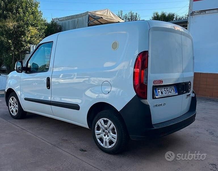 Usata Fiat Doblò 95 CV (69 kW) 2019 Bianco Monovolume