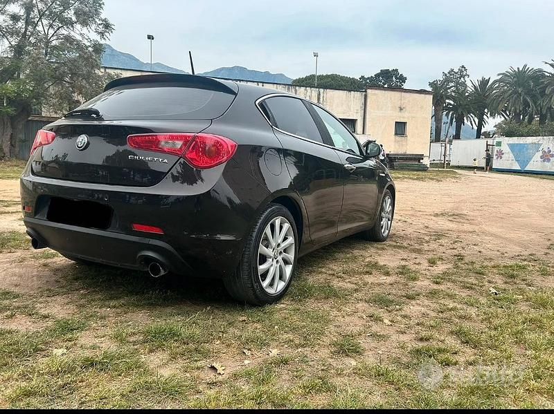 Usata Alfa Romeo Giulietta Exclusive 109 CV (80 kW) 2014 Nero Berlina