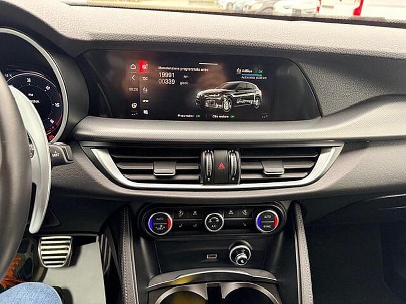 Usata Alfa Romeo Stelvio Veloce 210 CV (154 kW) 2024 Bianco SUV