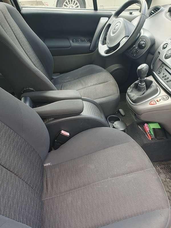 Usata Renault Scénic II Luxe 106 CV (77 kW) 2007 Monovolume