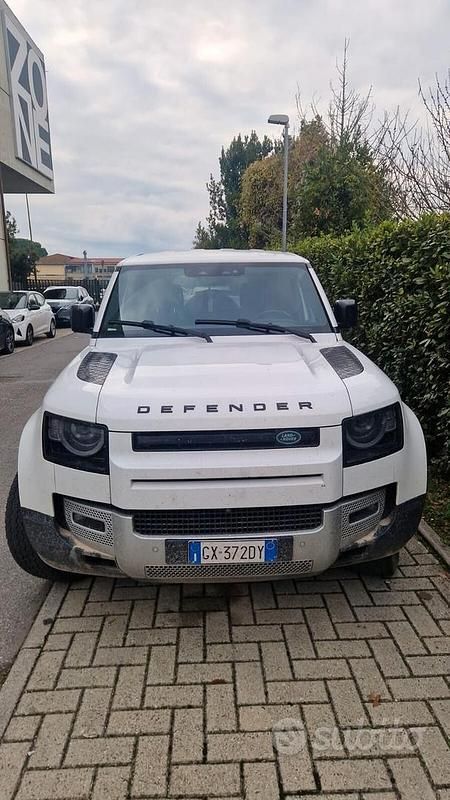 Usata Land Rover Defender SE Dynamic 250 CV (183 kW) 2022 Bianco SUV