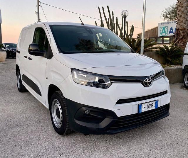 Usata Toyota Proace City City 101 CV (74 kW) 2022 Grigio Monovolume