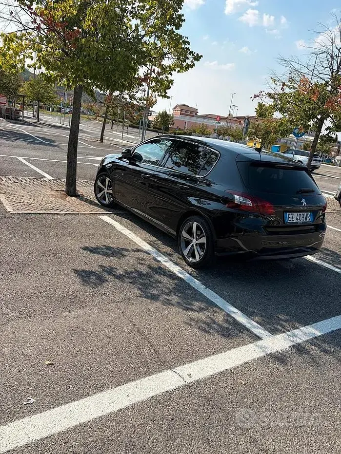 Usata Peugeot 308 120 CV (88 kW) 2015 Nero Berlina