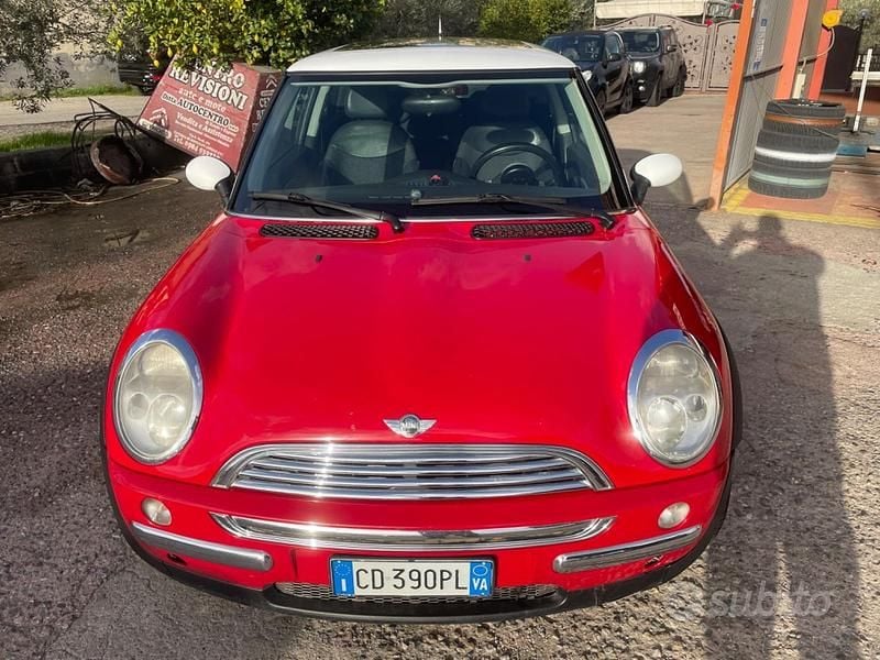 Usata Mini Cooper 116 CV (85 kW) 2002 Rosso Utilitaria